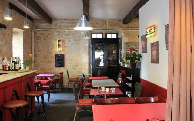 Logis Hotels  Auberge De La Tour   Hôtel Et Restaurant