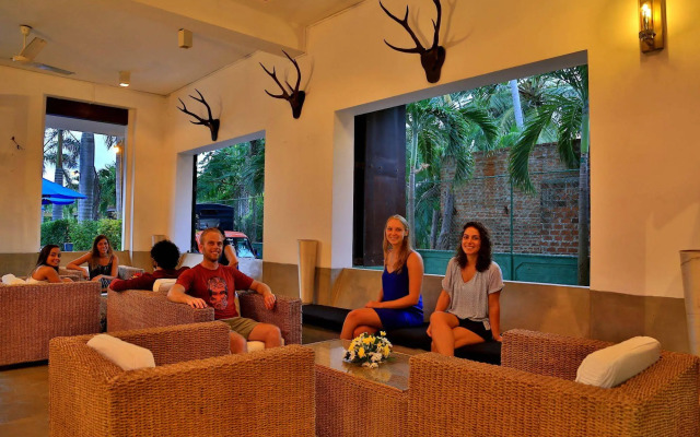 St. Lachlan Hotel & Suites