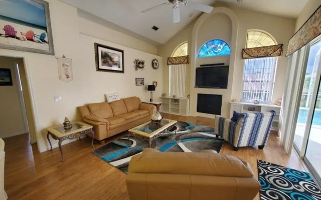 Cozy Canal 3 Bedroom Home