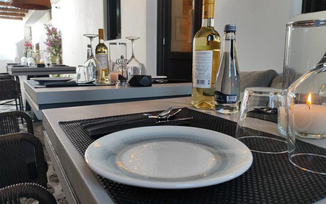 Nero Luxury Suites