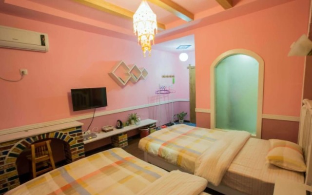Zhangjiajie April Day Hostel