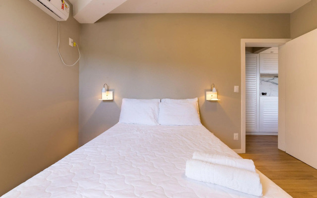 Apto pé na areia em Jurerê JBM201