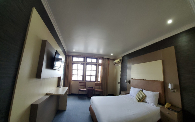 Grand Kartika Hotel – Guest Rooms – Pontianak