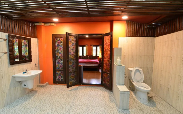 Baan Nai Soi Homestay