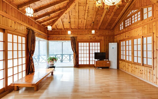 Yangsan Solmaru Pension