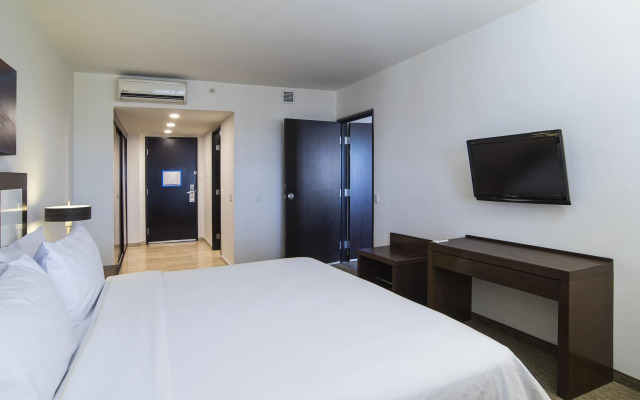 Holiday Inn Guadalajara Patria Universidad by IHG