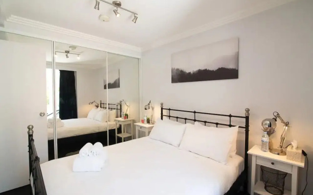 Peaceful Oasis in Randwick With Private Garden Patio