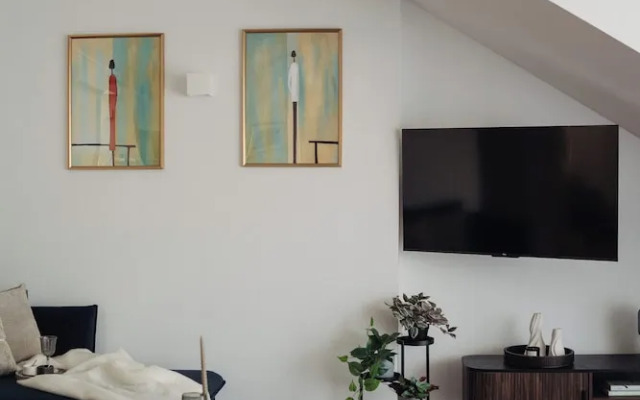 Riverside Nest - LoftAffair