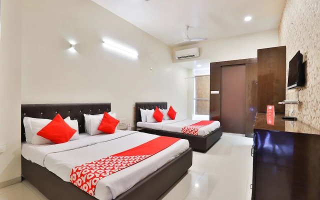 OYO 17263 Marigold Banquets And Rooms
