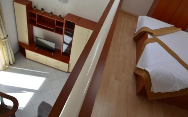 Apartments Pirovcanka