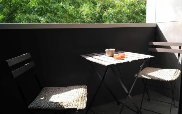 Stylish Flat, 2 Bathrooms And Swimmigpool!!