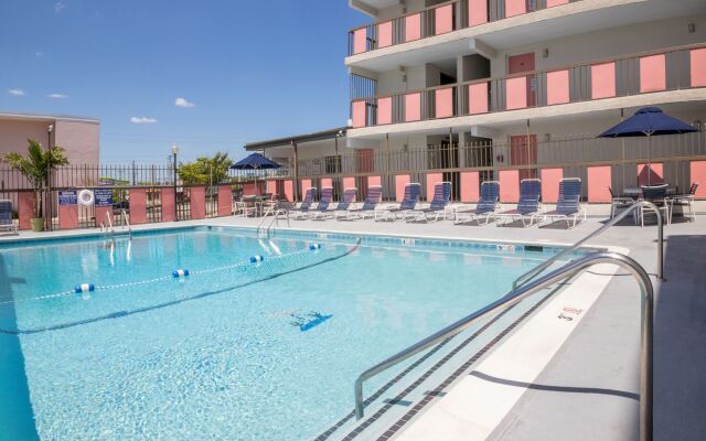 Flamingo Motel