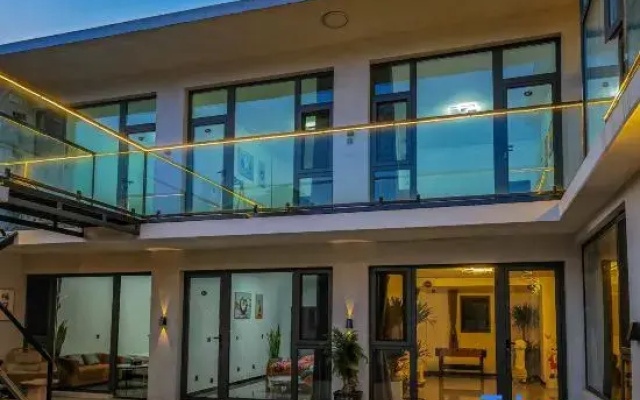 Beijing Baoqin Homestay (Jinhai Lake Scenic Area)