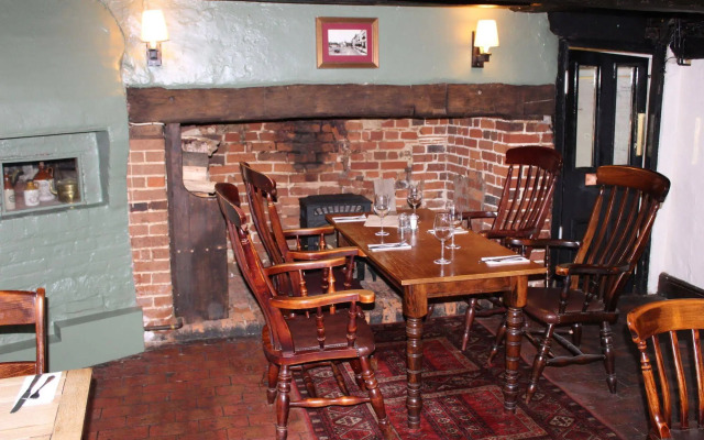The Whyte Harte Hotel - Inn