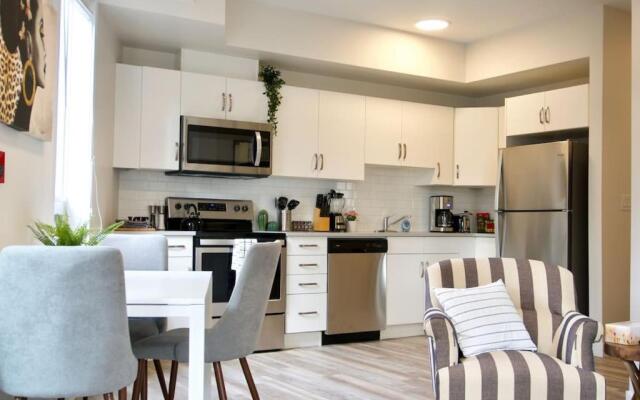 Premium Modern Condo Top Location 2Bed
