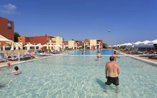 Panas Holiday Village