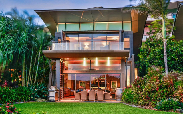 Yacht Club Villas