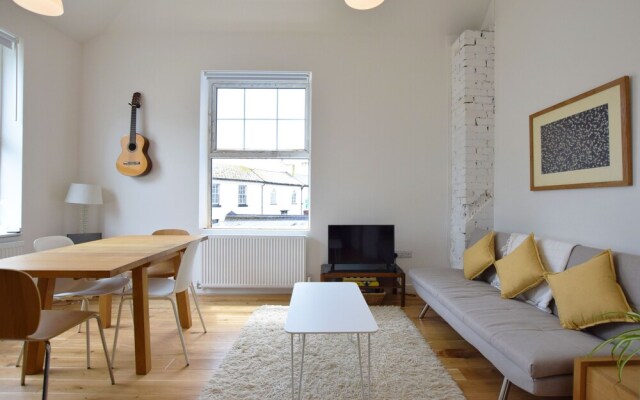 Modern Apartment In The Centre of Teignmouth