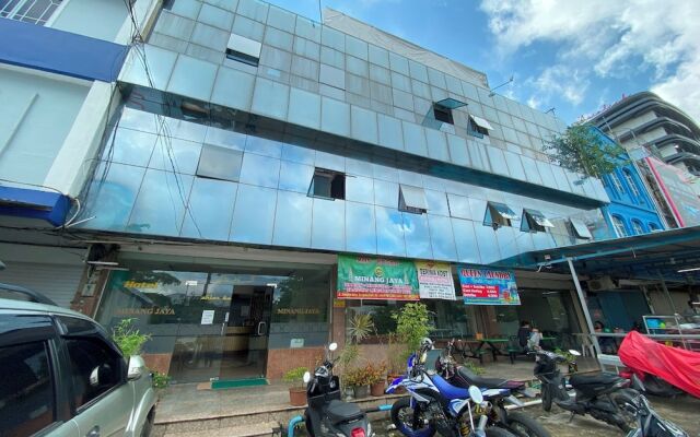 OYO 92702 Minang Jaya