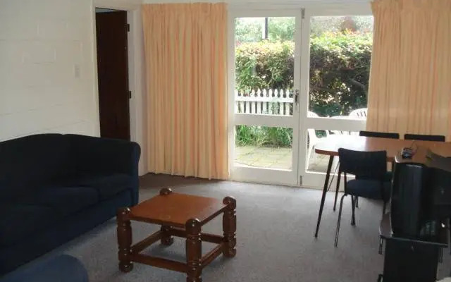 La Rive Motel