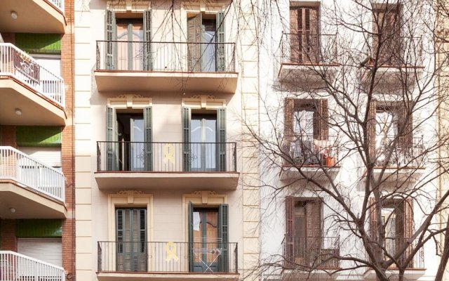 Amazing classic apartment by Sagrada Familia with balcony and free wifi