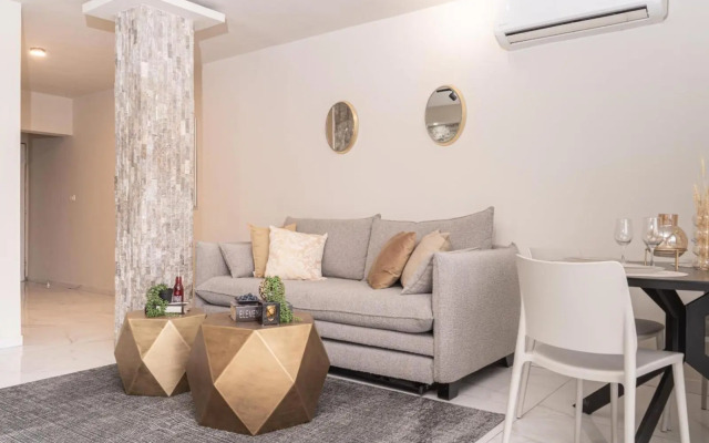Renovated 2 BR with 2 BTH front Mamilla Mall