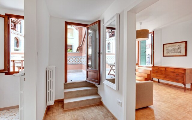 Santo Stefano Accademia Apartment Venice