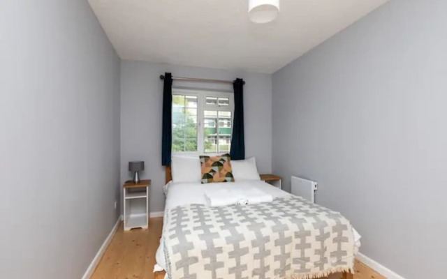 Newly Refurbished 2BD Flat W/parking - Peckham!