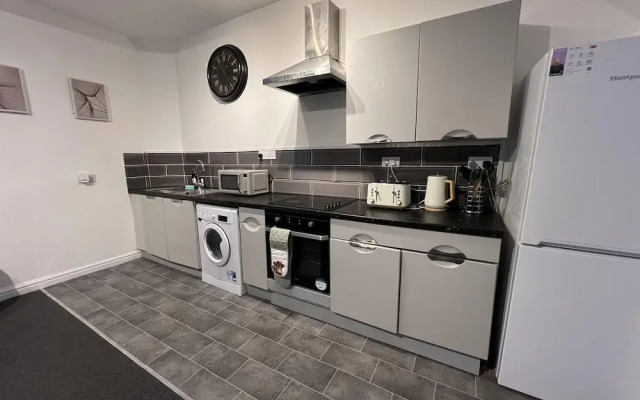 Bristol - 4 Beds - Sleeps 7 - For Groups - Garden
