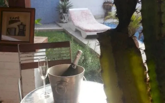 La Paradise Inn