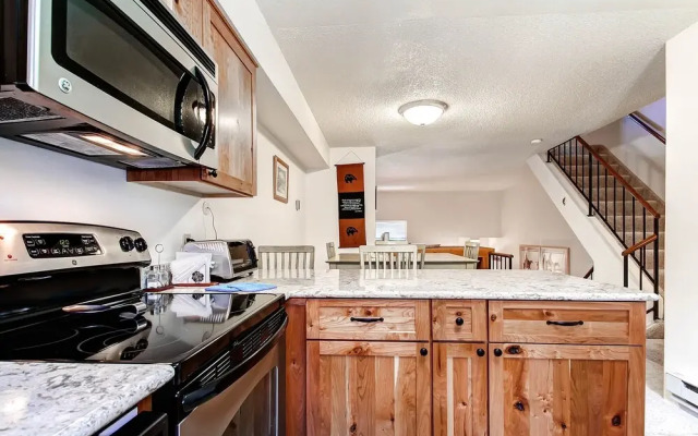 Winterpoint 22 2 Bedroom Townhouse by RedAwning