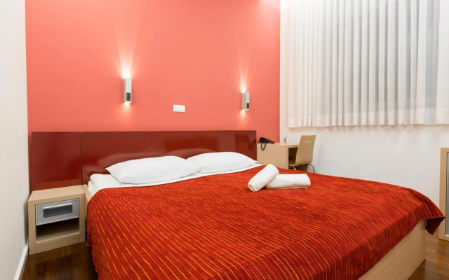 Dream Hotel