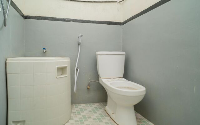 RedDoorz Syariah near Predator Fun Park Batu 2