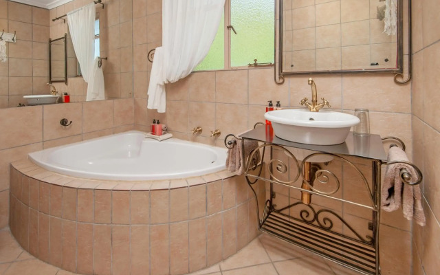 18 on Kloof Bed and Breakfast