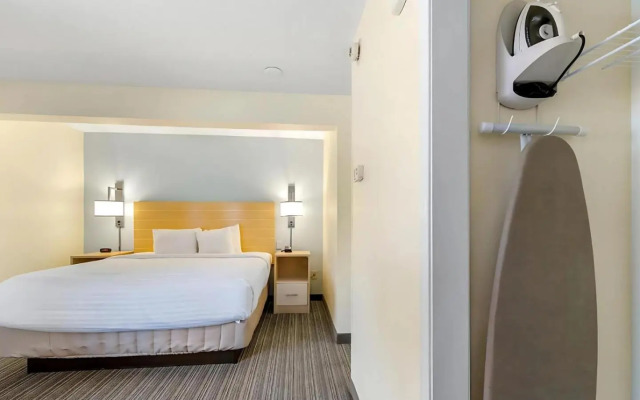 Sonesta ES Suites Cincinnati - Sharonville West