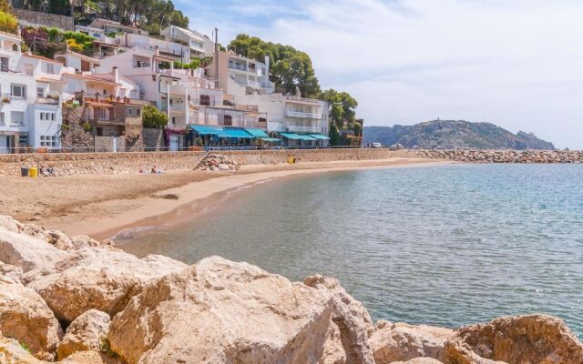 Luring Holiday Home in Girona With Swimming Pool