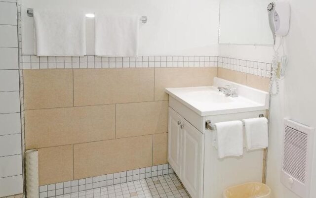 Coastal Inn Kingfisher