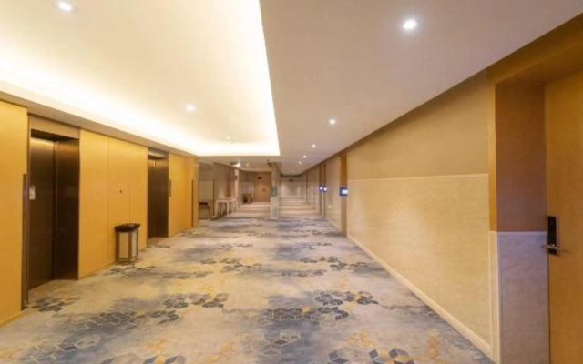 HI wade hotel(Shanghai National Convention and Exhibition Center Huaxin Store) – Hotel Rooms – Shanghai