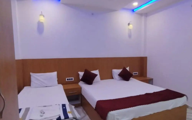 Goroomgo Nirmala Palace Ayodhya