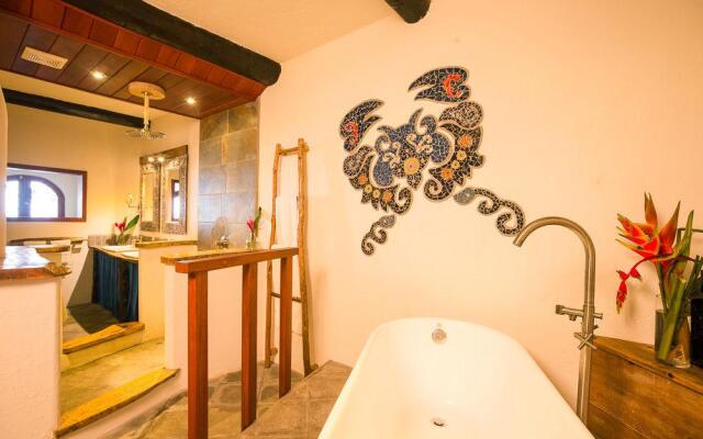 Tranquilseas Eco-Lodge And Diving Center