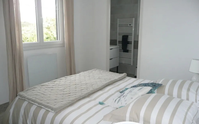 Holiday Home in Plonevez Porzay