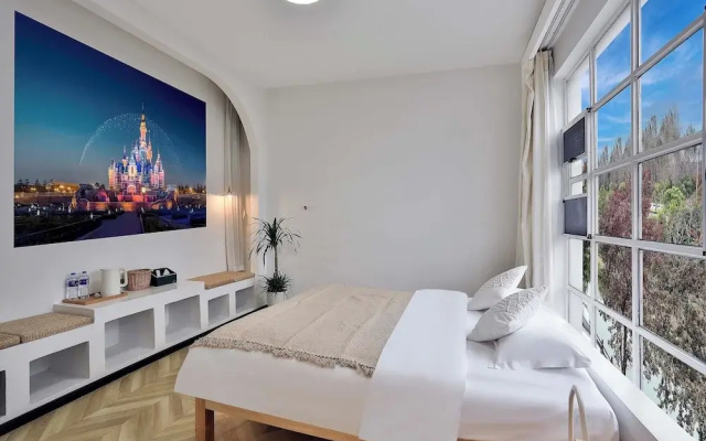 Shanghai Yinshu Courtyard Garden Hotel (Shanghai Disney Store)