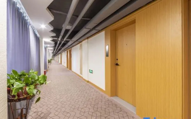 Yingbin Holiday Hotel