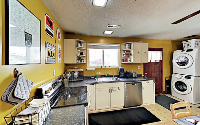 1734 Charleston (1655-161089) - 2 Br Home