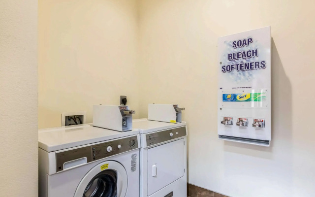 Comfort Inn & Suites near Bethel College