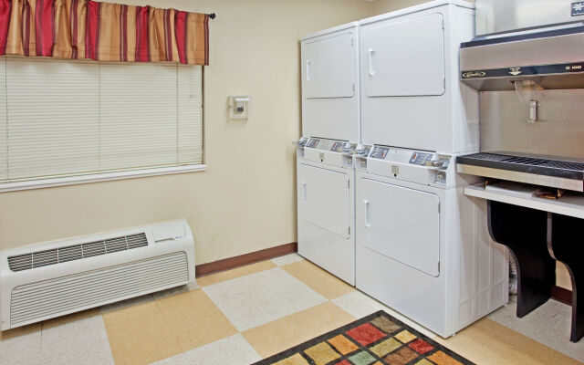 Candlewood Suites Salina by IHG