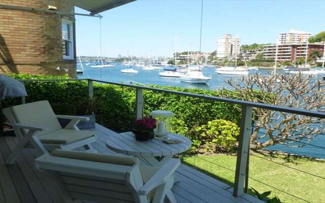 Waterfront Kirribilli Apartment - NS181