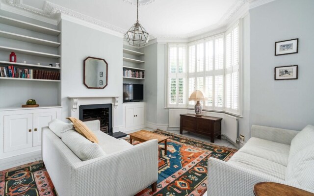 Stylish 3BD Family Home In Shepherd Bush