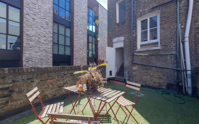 2BD Flat With Private Balcony - Shoreditch