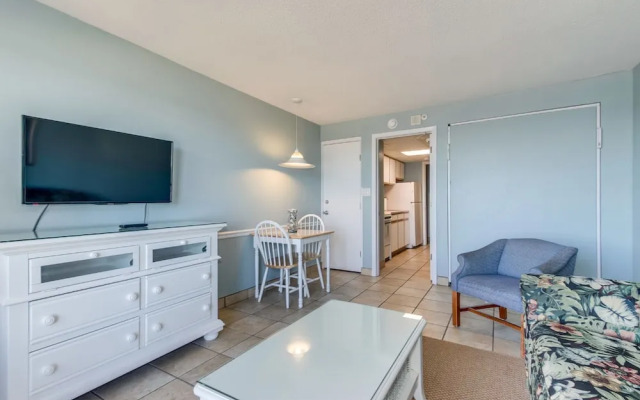 Oceanfront Boardwalk Condo w Private Balcony & Close to the Beach